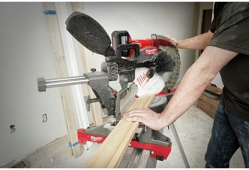 Milwaukee 18V Lithium-Ion Brushless Cordless 12 in. Dual Bevel Sliding Compound - Image 3