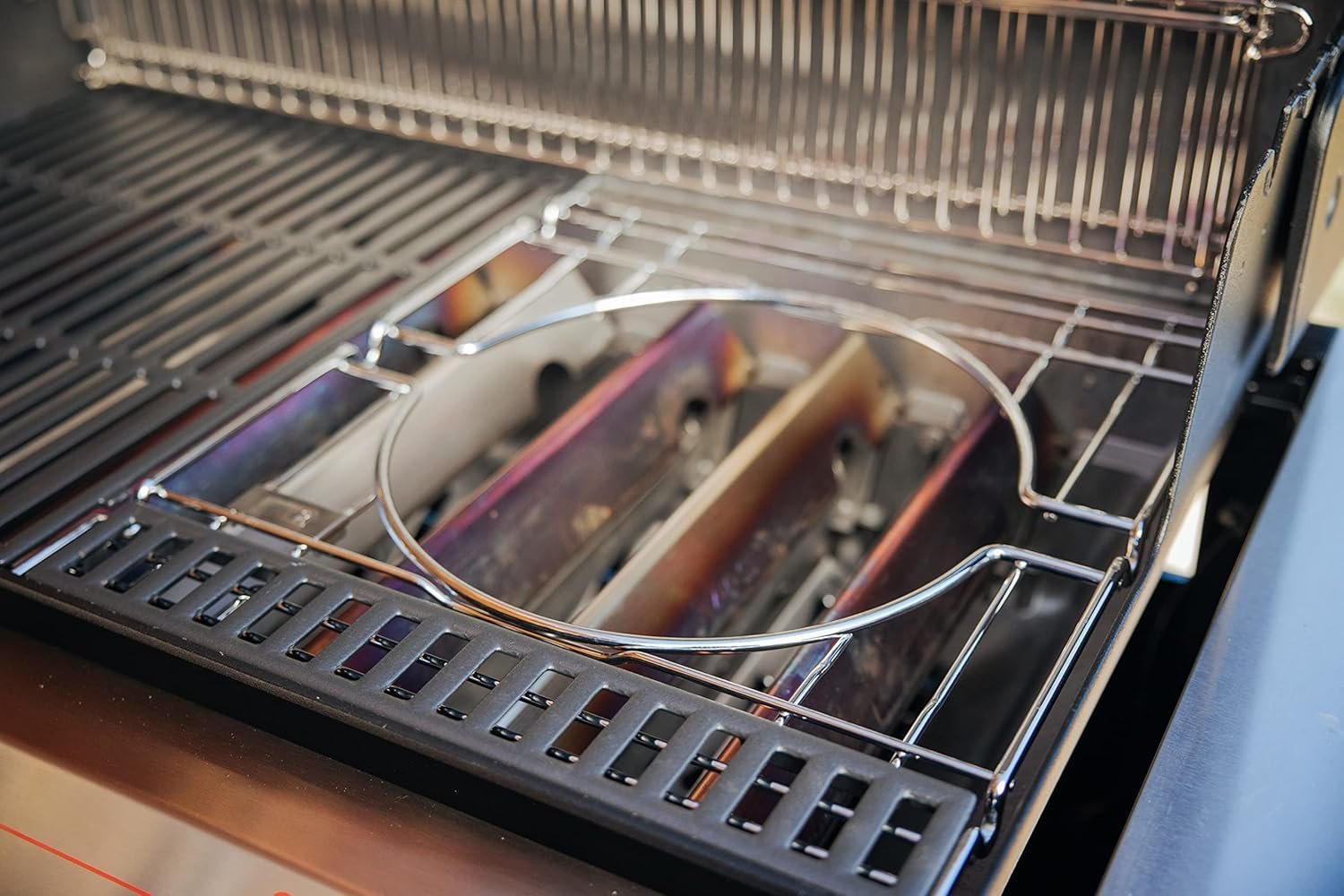 Weber Genesis S-335 Gas Grill - Image 4