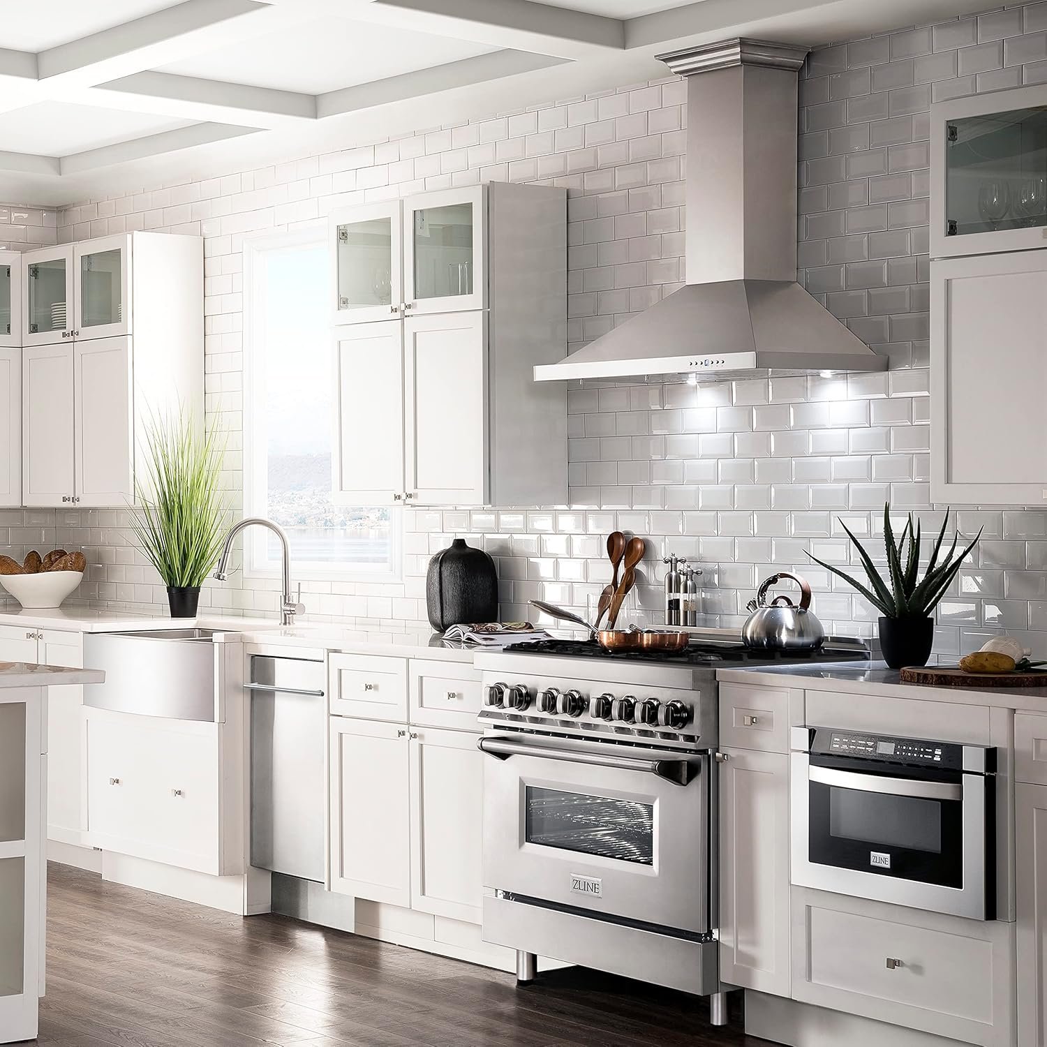 ZLINE 36 in. 4.6 cu. ft. Legacy Dual Fuel Range with 6 Burner Gas Cooktop and Electric Convection Oven in Stainless Steel (RA36) - Image 9