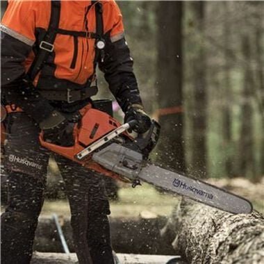 Husqvarna 572 XP 28 Inch Gas Chainsaw .058in Gauge - Image 3